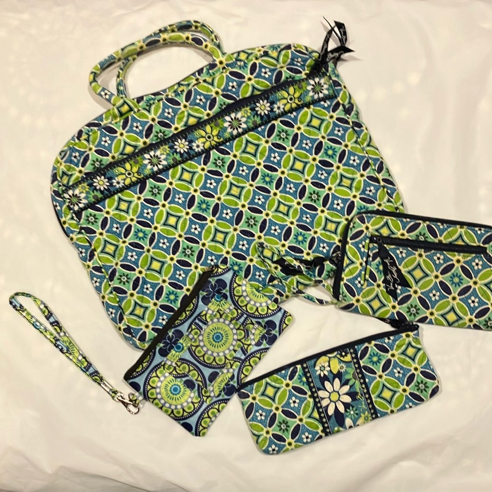 EUC Vera Bradley Daisy 4 pc set